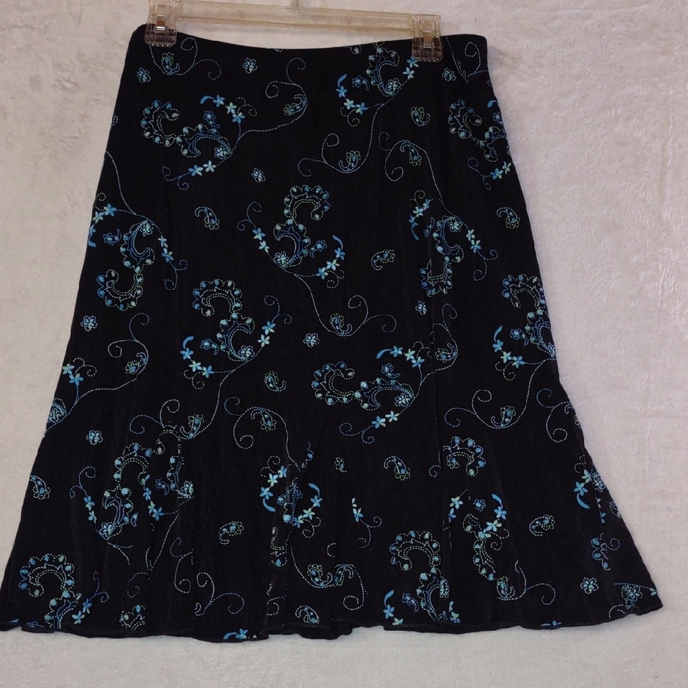 dressbarn Black Skirt with Blue Floral Design Y2K Whimsy